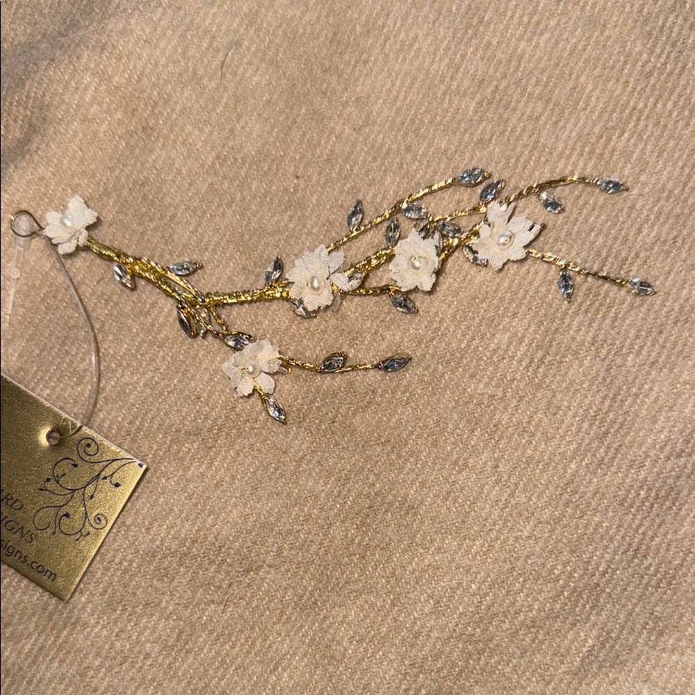 Gold Floral Hair Accessory